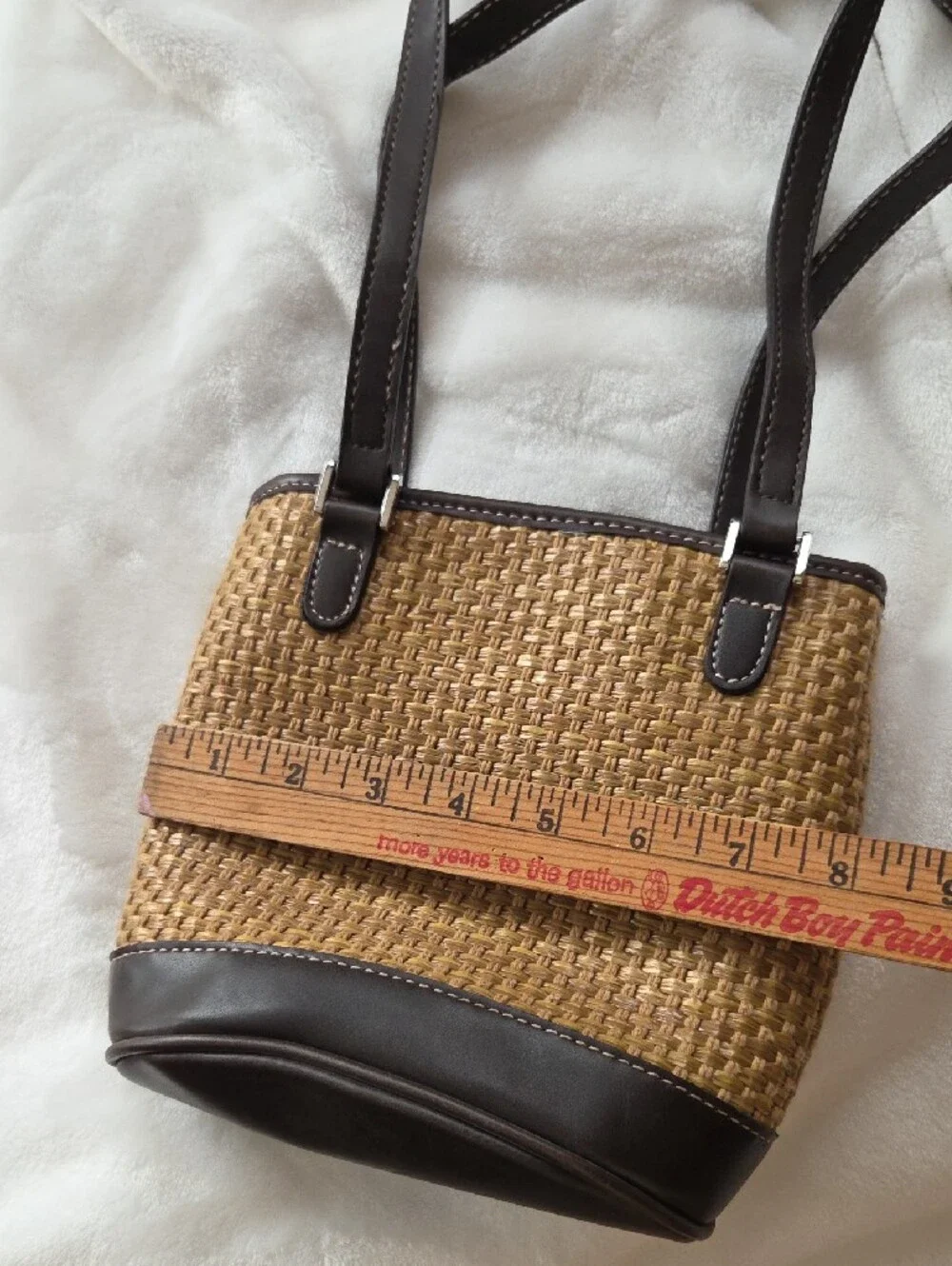 Liz Claiborne Tan Woven Shoulder Bag with Dark Brown Trim